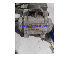 Продавам части