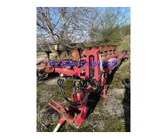 Продавам стари заварявани плугове на добра цена!