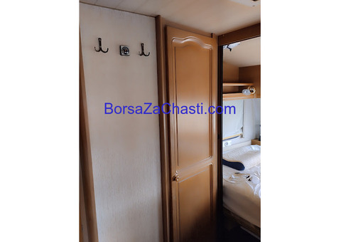 Врата и стена за баня от каравана Knaus Asur 495