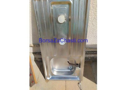 Мивка с газови котлони за кухня от каравана Knaus Asur 495